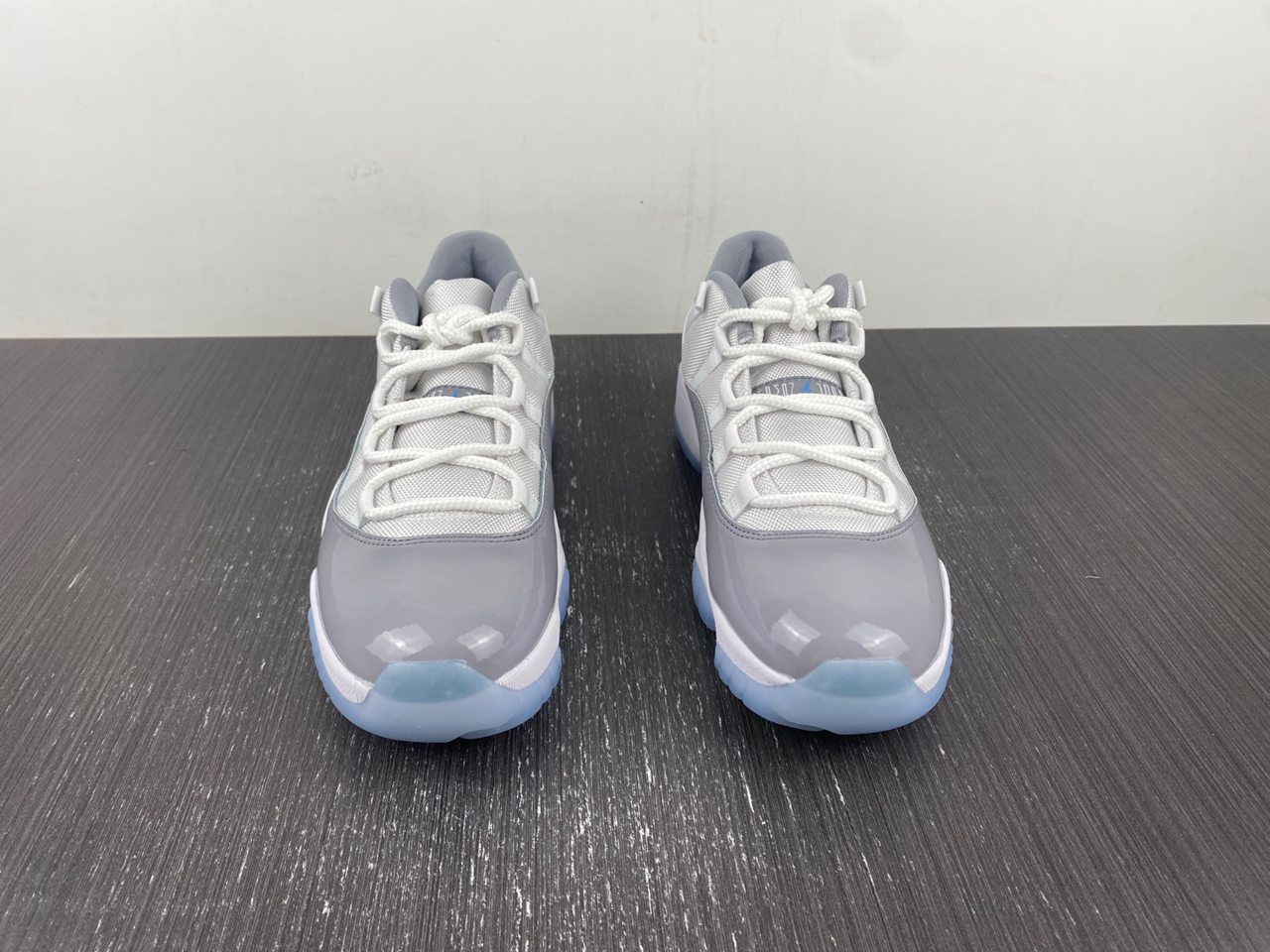 ir Jordan 11 Low ??Cement Grey AV2187-140